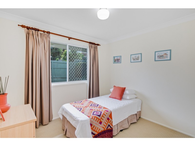 2 Sweetlip Court, Birkdale QLD 4159