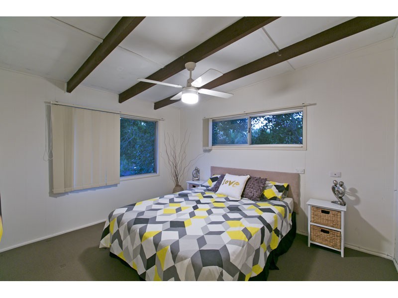 12 Currawong Drive, Birkdale QLD 4159