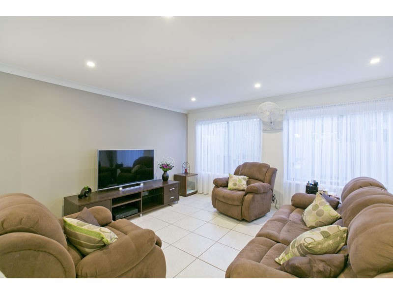 6 Discovery Place, Wellington Point QLD 4160