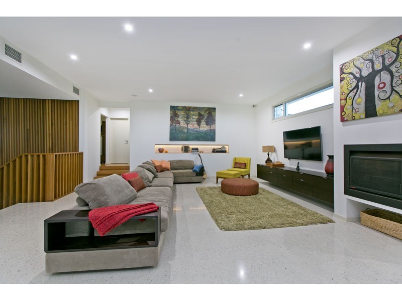 24 Raby Esplanade, Ormiston QLD 4160