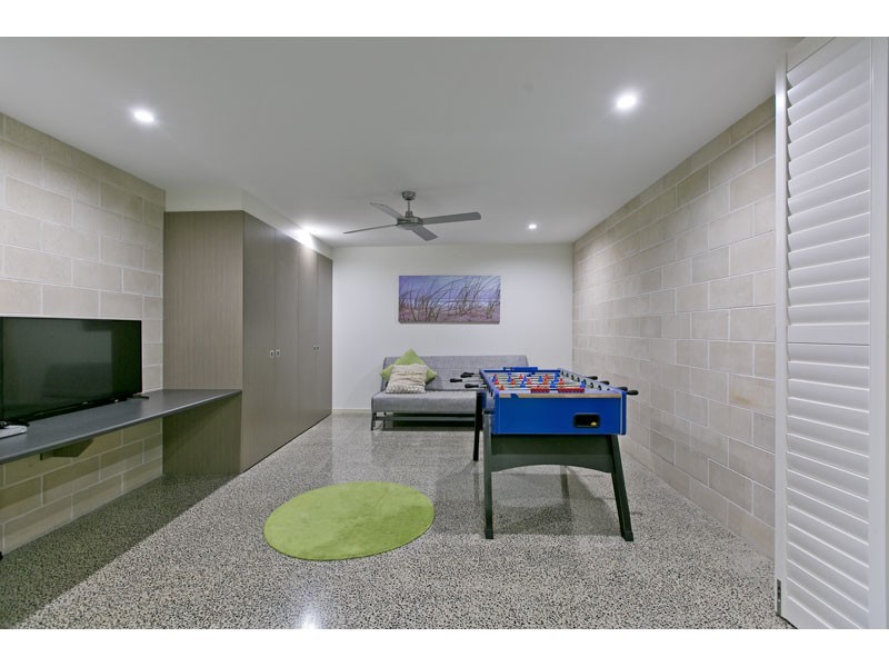 24 Raby Esplanade, Ormiston QLD 4160