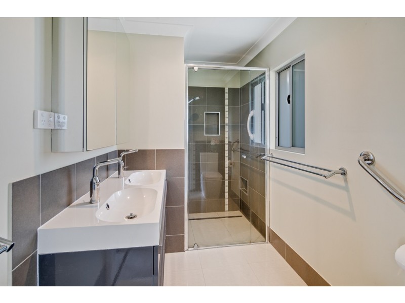 12 Macadamia Street, Victoria Point QLD 4165