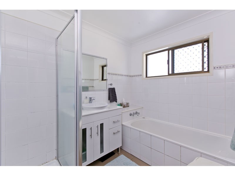 18 Peterson Street, Wellington Point QLD 4160