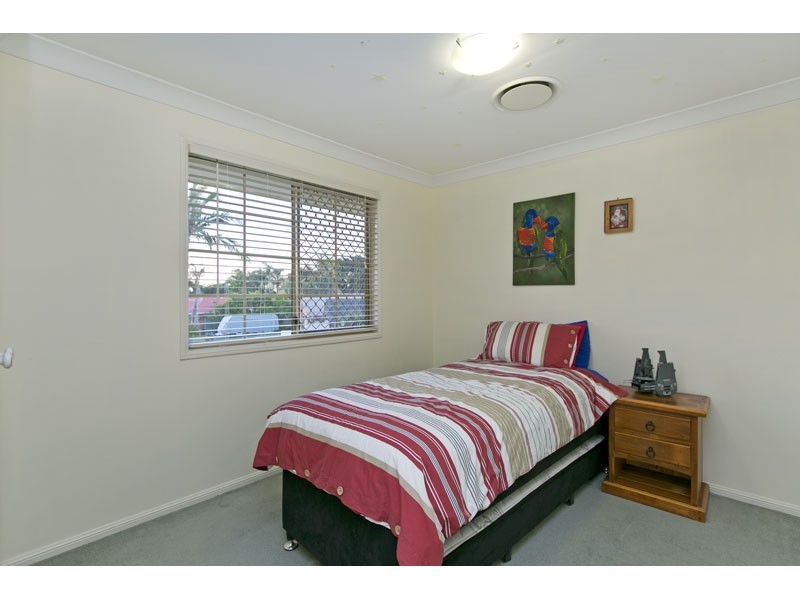 8 Swordfish Court, Birkdale QLD 4159