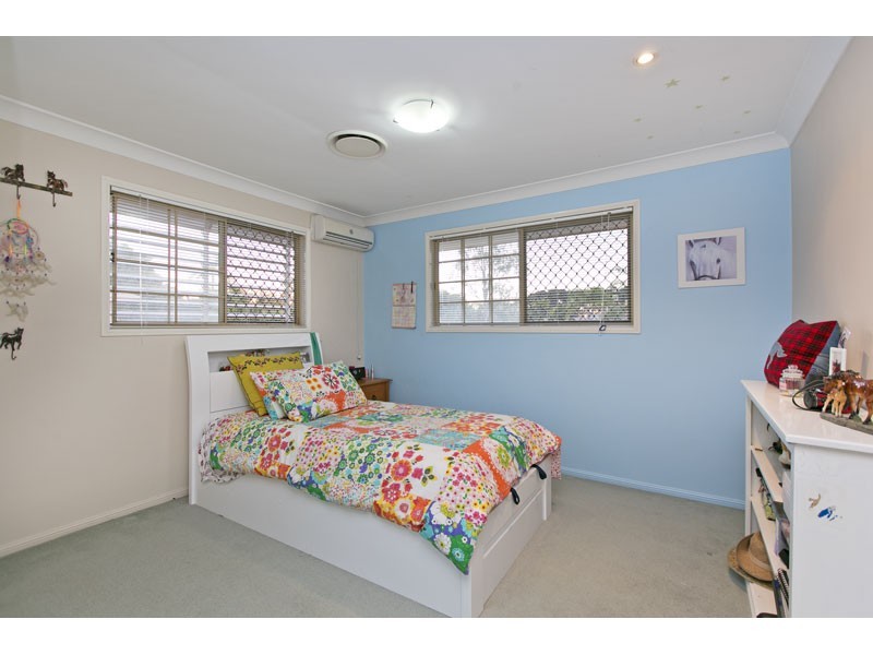 8 Swordfish Court, Birkdale QLD 4159