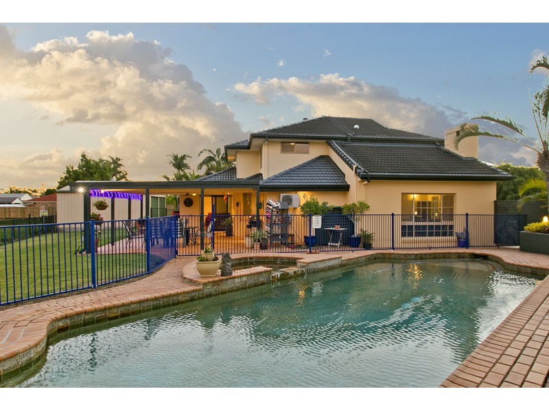 8 Swordfish Court, Birkdale QLD 4159