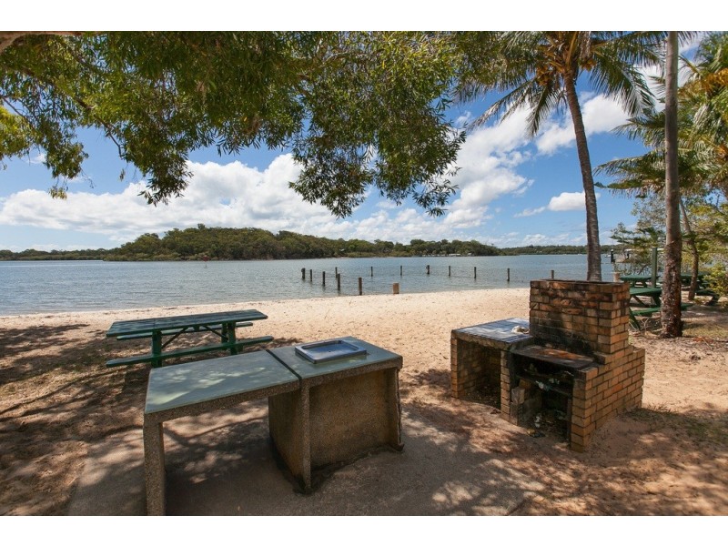 26 Treasure Island Ave, Karragarra Island QLD 4184