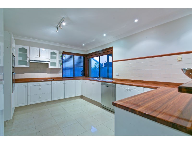 31 Anchorage Drive, Raby Bay QLD 4163