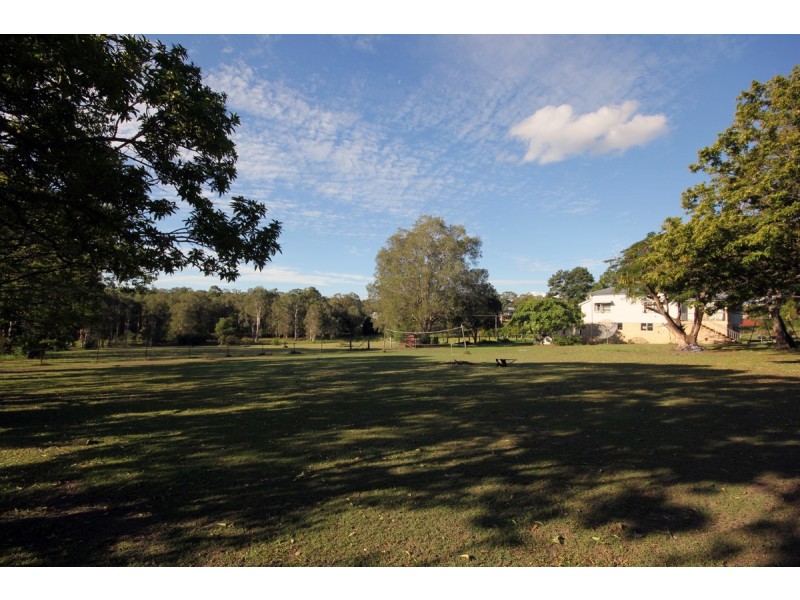 8 London Road, Belmont QLD 4153