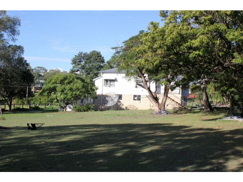 8 London Road, Belmont QLD 4153