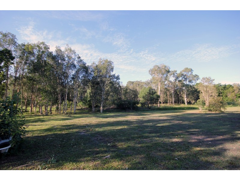8 London Road, Belmont QLD 4153