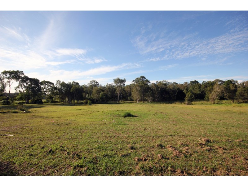 8 London Road, Belmont QLD 4153