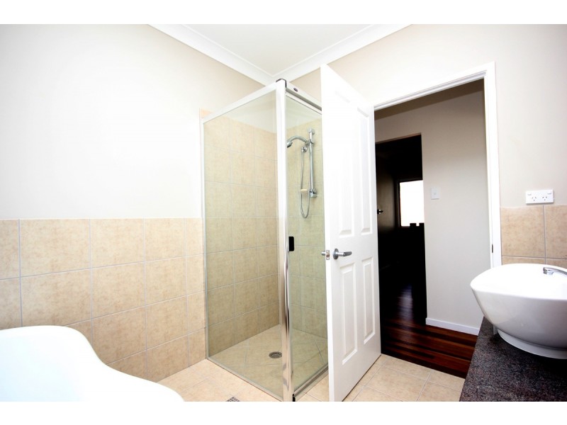 2 Jason Street, Cleveland QLD 4163