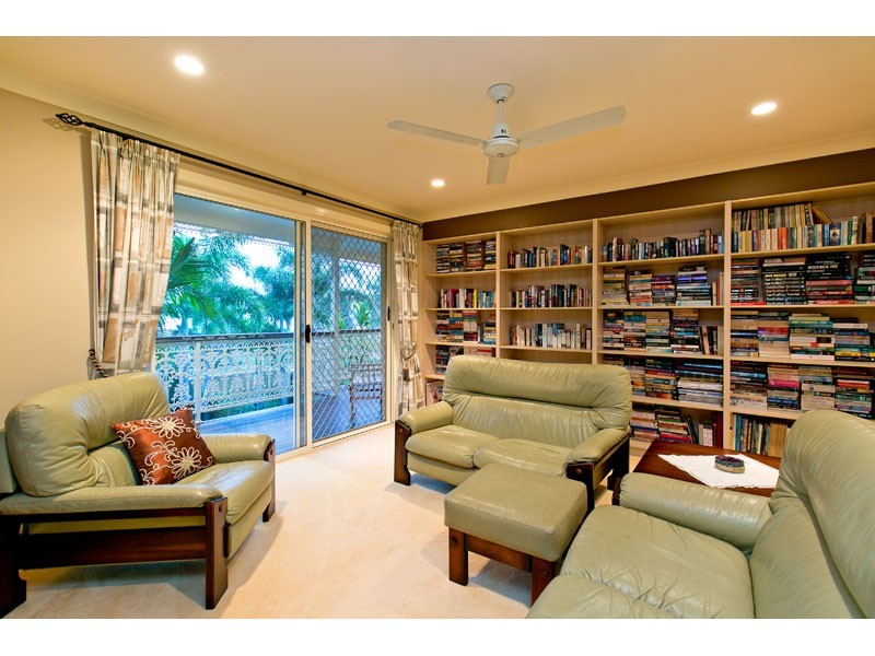 52 Penzance Drive, Redland Bay QLD 4165