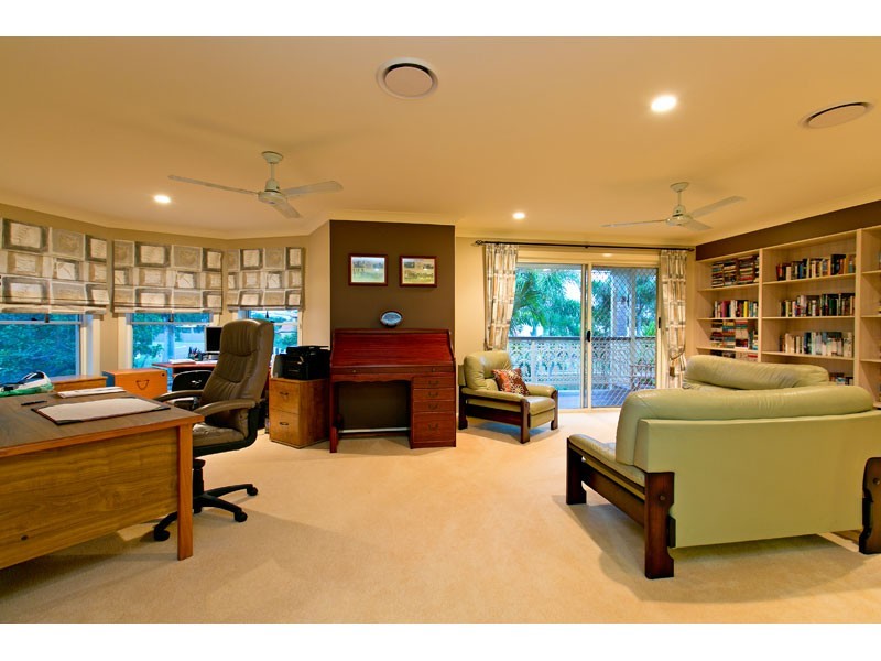 52 Penzance Drive, Redland Bay QLD 4165