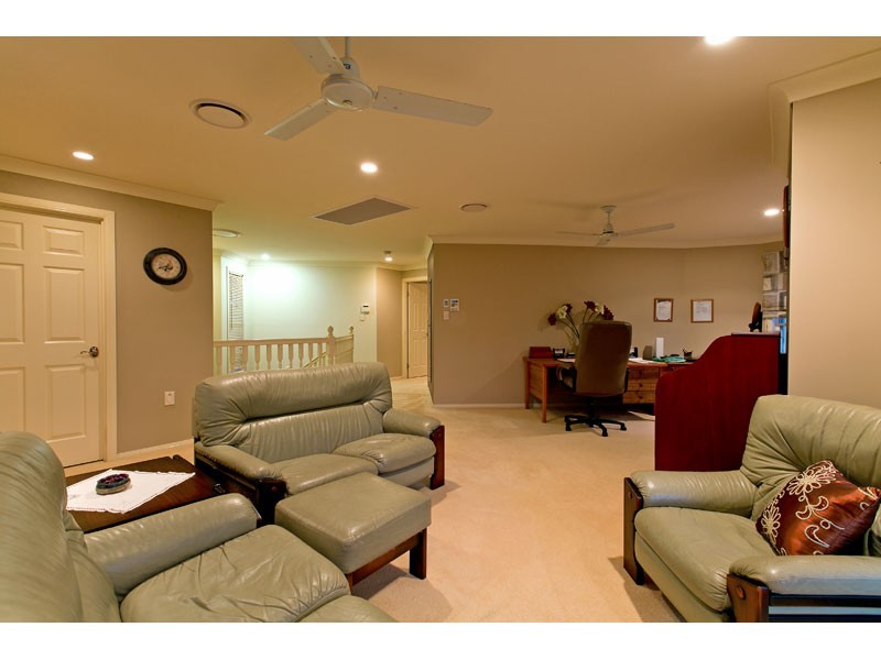 52 Penzance Drive, Redland Bay QLD 4165