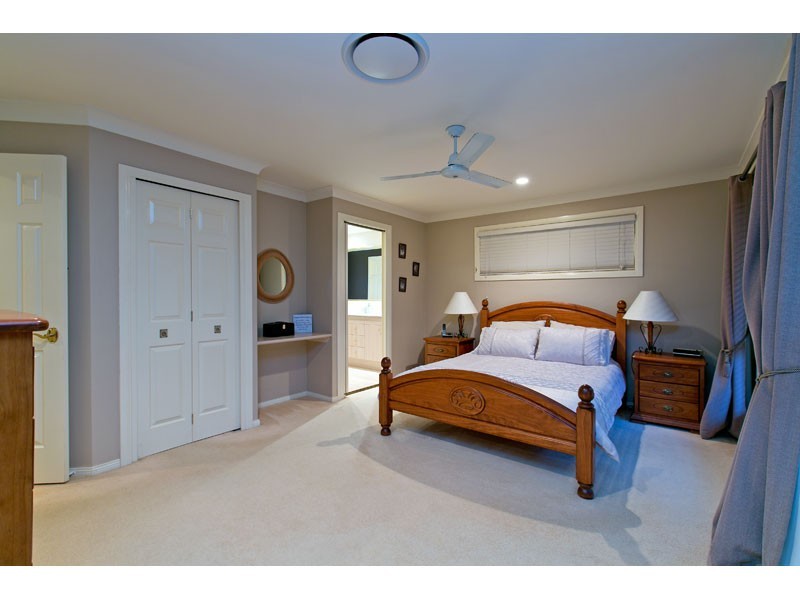 52 Penzance Drive, Redland Bay QLD 4165