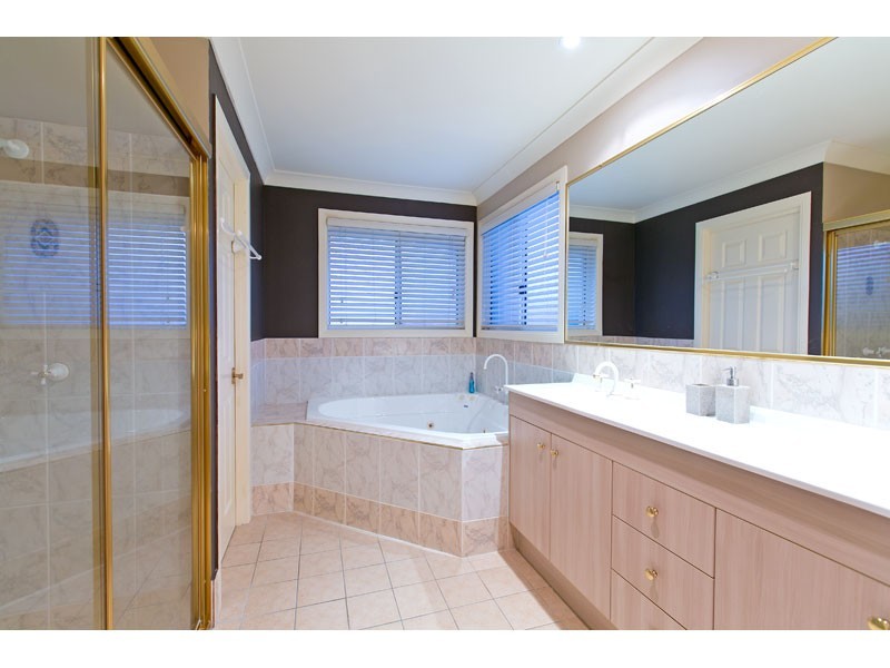 52 Penzance Drive, Redland Bay QLD 4165