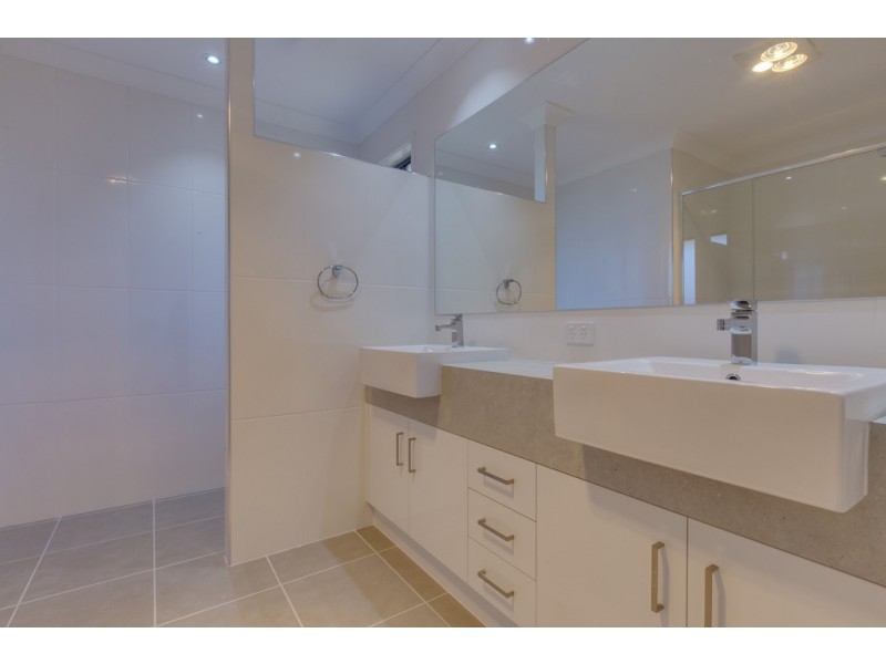 51 Collingwood Road, Birkdale QLD 4159