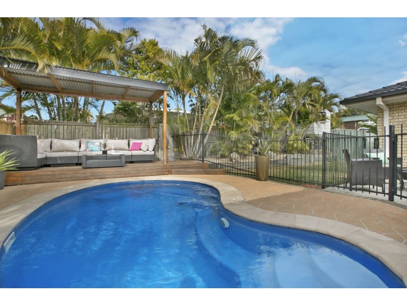 6 Johnston Avenue, Birkdale QLD 4159