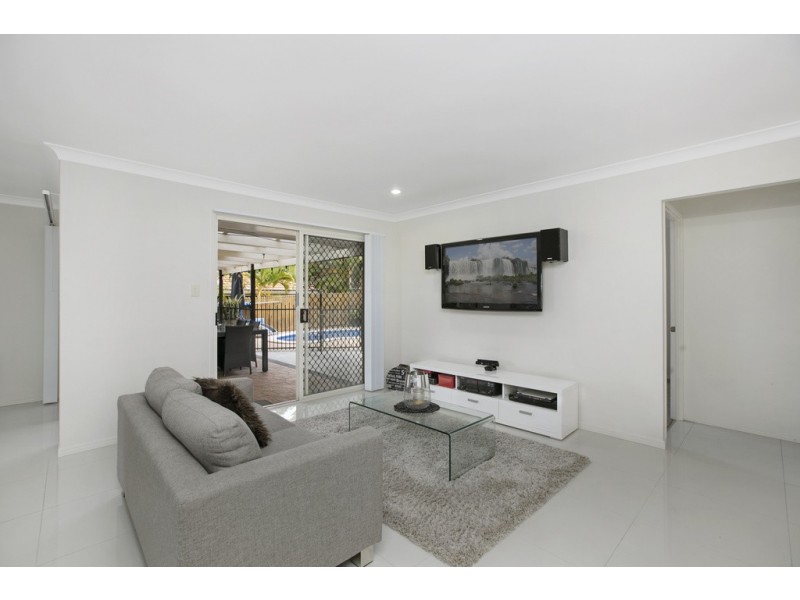 6 Johnston Avenue, Birkdale QLD 4159