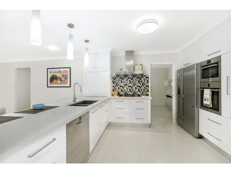 6 Johnston Avenue, Birkdale QLD 4159