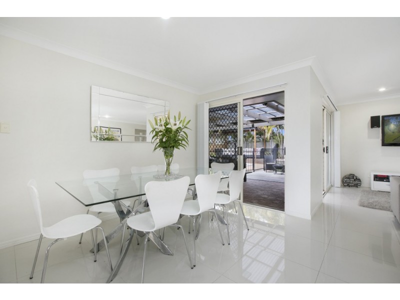 6 Johnston Avenue, Birkdale QLD 4159