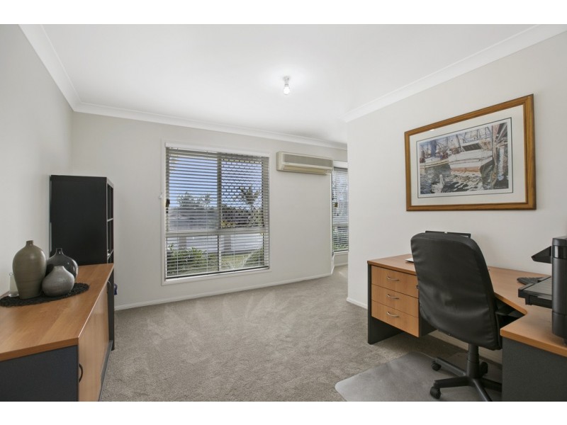 6 Johnston Avenue, Birkdale QLD 4159