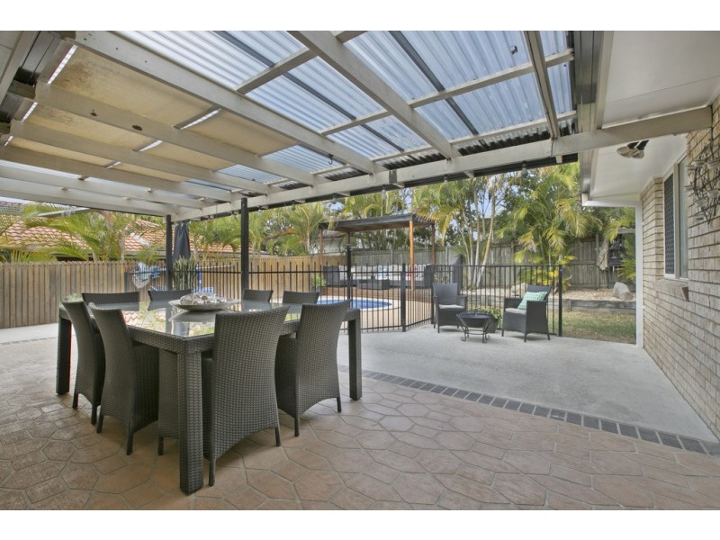 6 Johnston Avenue, Birkdale QLD 4159