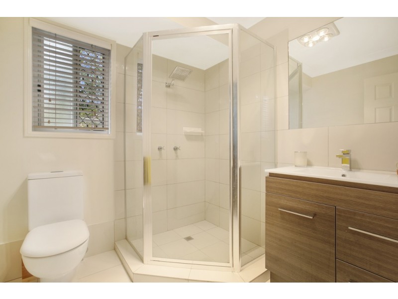 6 Johnston Avenue, Birkdale QLD 4159