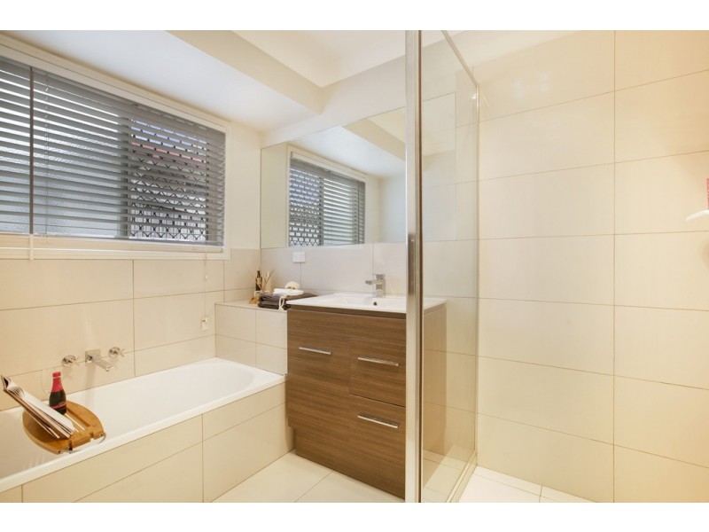 6 Johnston Avenue, Birkdale QLD 4159