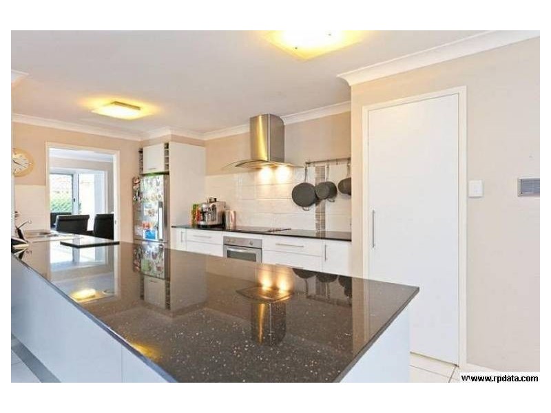 7 Chesterfield Crescent, Wellington Point QLD 4160