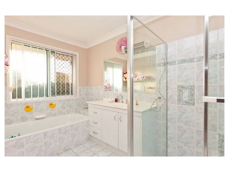 7 Chesterfield Crescent, Wellington Point QLD 4160