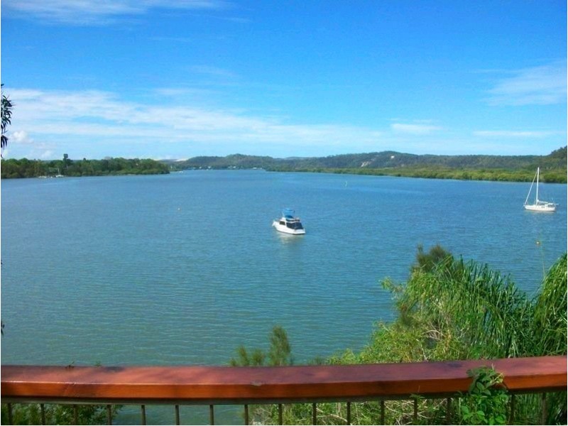 12 Schooner Street, Russell Island QLD 4184