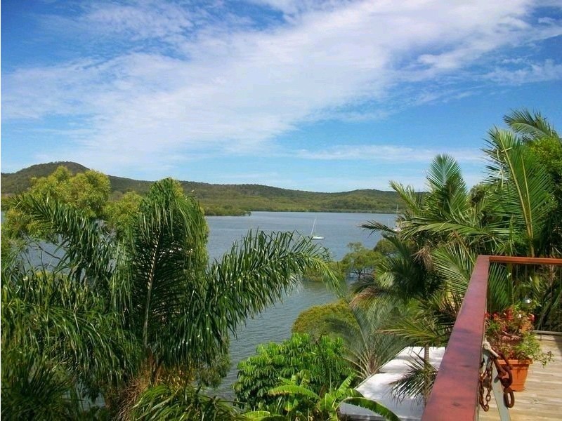 12 Schooner Street, Russell Island QLD 4184