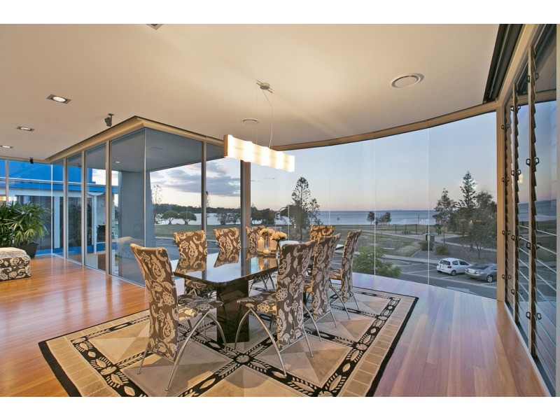 18 Portsmouth Place, Raby Bay QLD 4163