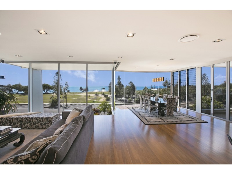 18 Portsmouth Place, Raby Bay QLD 4163