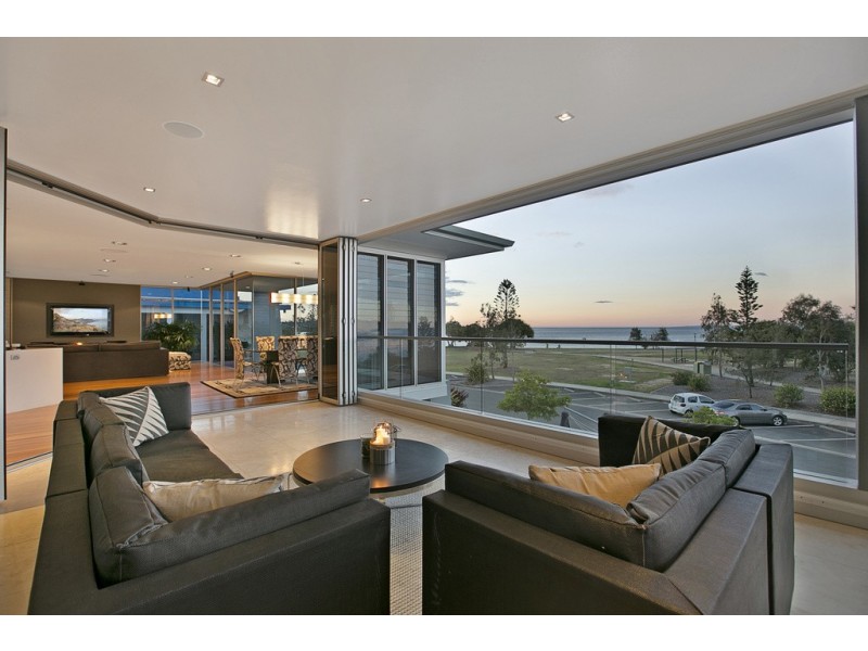 18 Portsmouth Place, Raby Bay QLD 4163