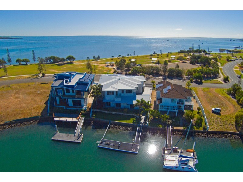 18 Portsmouth Place, Raby Bay QLD 4163