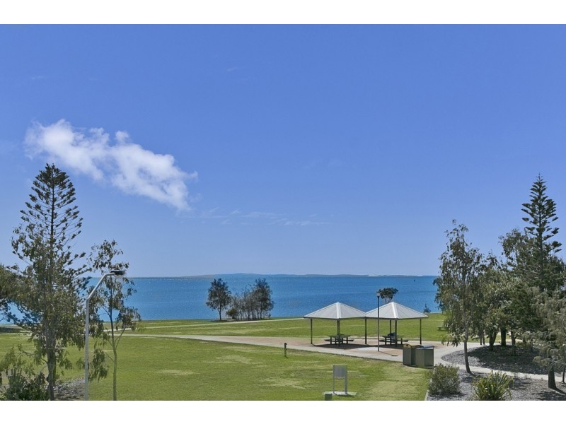 18 Portsmouth Place, Raby Bay QLD 4163