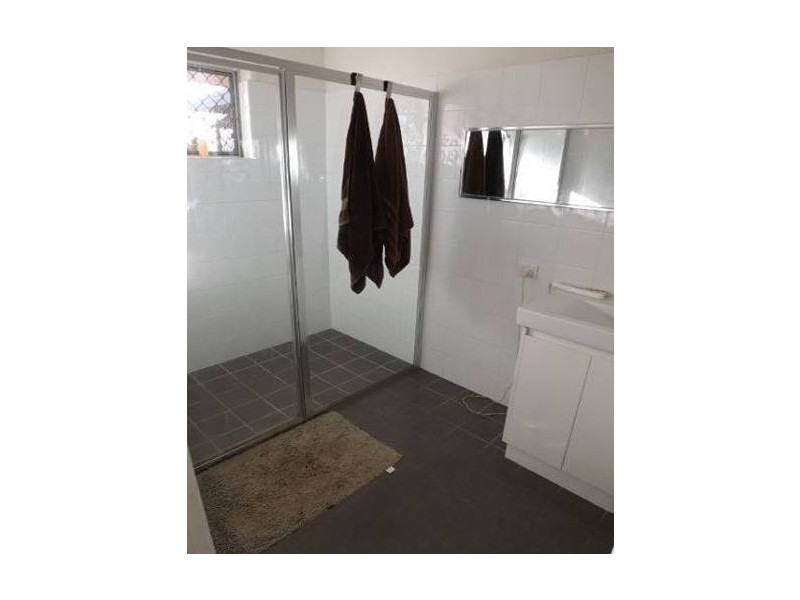 100 Valantine Road, Birkdale QLD 4159