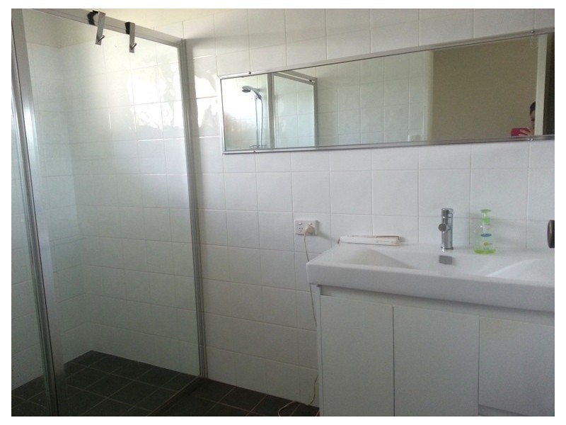 100 Valantine Road, Birkdale QLD 4159