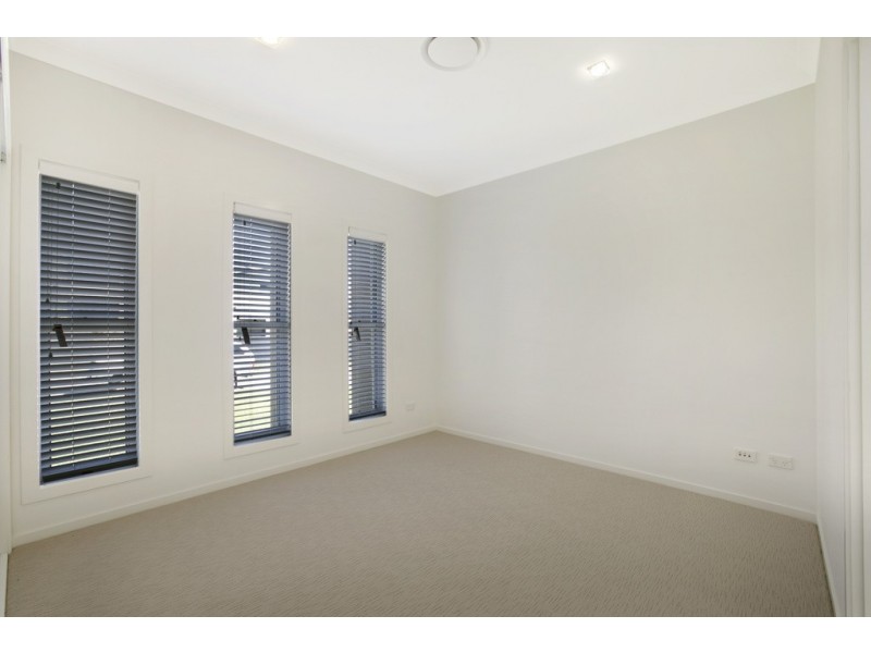 10 Seaspray Street, Thornlands QLD 4164