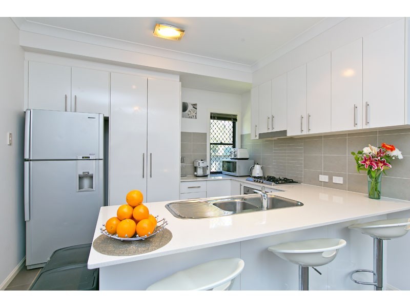 1/2 Syracuse Street, Redland Bay QLD 4165