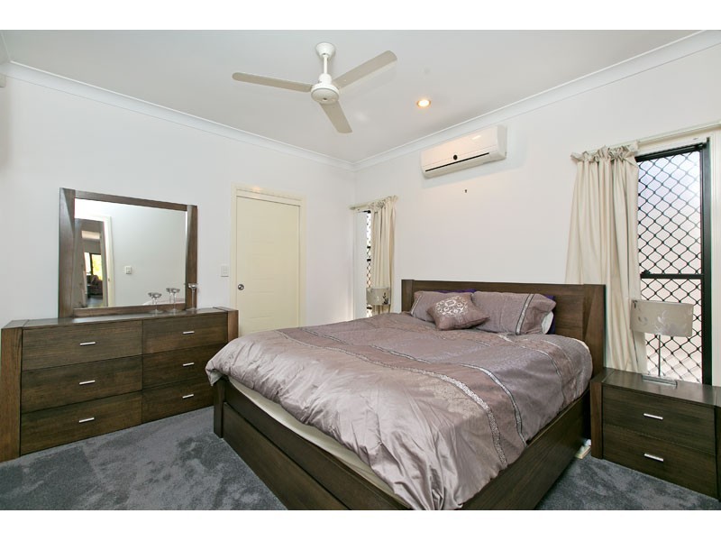 1/2 Syracuse Street, Redland Bay QLD 4165