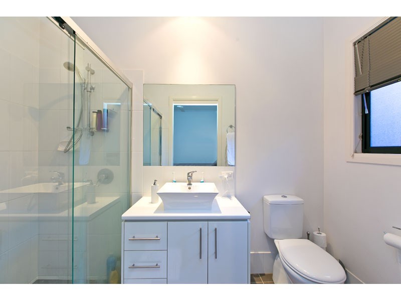 1/2 Syracuse Street, Redland Bay QLD 4165