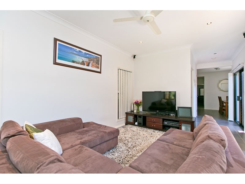 1/2 Syracuse Street, Redland Bay QLD 4165