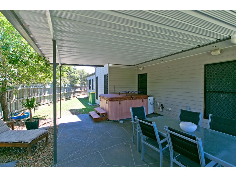 1/2 Syracuse Street, Redland Bay QLD 4165