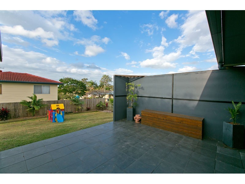 6 Curlew Street, Birkdale QLD 4159