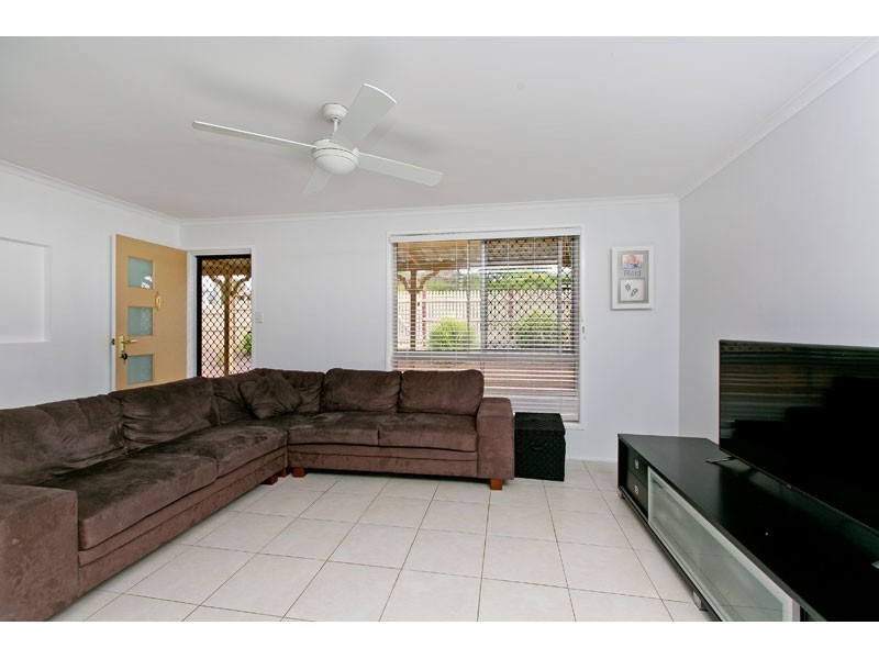 6 Curlew Street, Birkdale QLD 4159